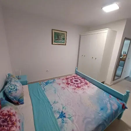 Hoehlenmensch 2 Apartmán Pula