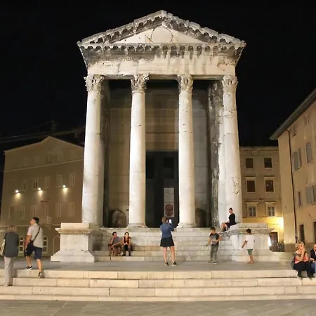 Hoehlenmensch 2 * Pula